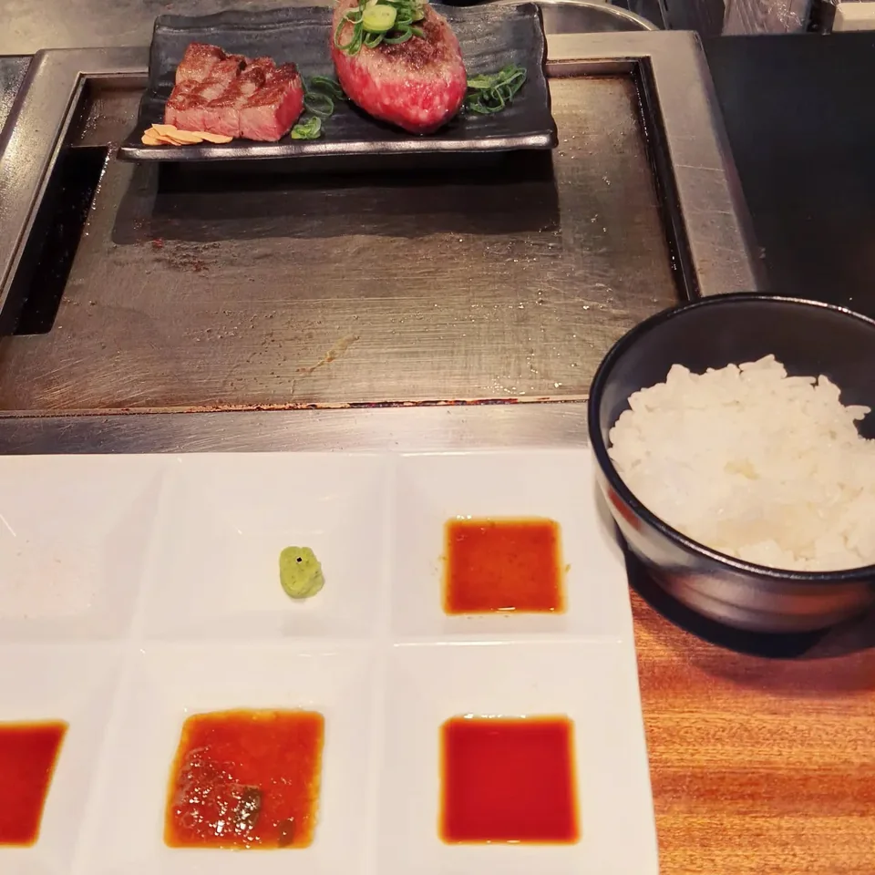 和牛與漢堡肉套餐，原貼文第 4 張照片