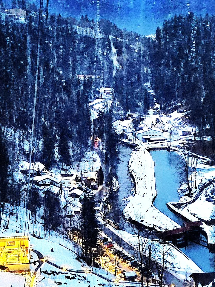 無邊際露天溫泉恆溫池遠眺雪山