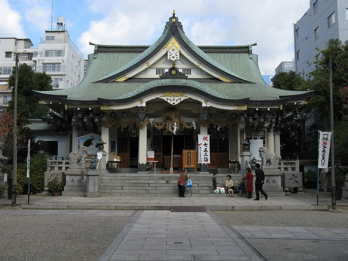 難波八阪神社12m金眼巨獅殿
